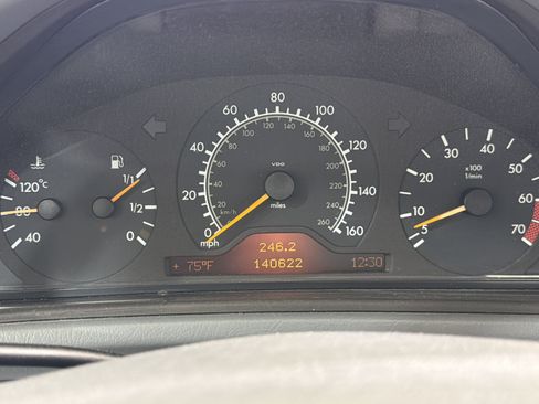 Used 1998 Mercedes-Benz CLK 320 Coupe image 16