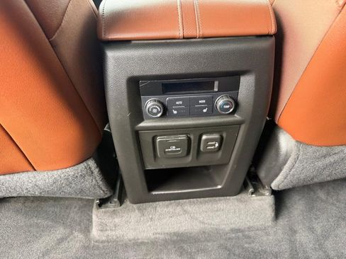 Used 2019 Chevrolet Traverse High Country AWD/4WD image 18