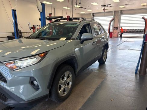 Used 2021 Toyota RAV4 XLE w/ Convenience Package AWD/4WD image 6