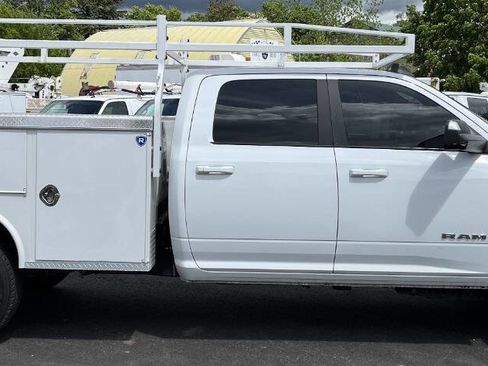 Used 2022 RAM 3500 Big Horn AWD/4WD image 4