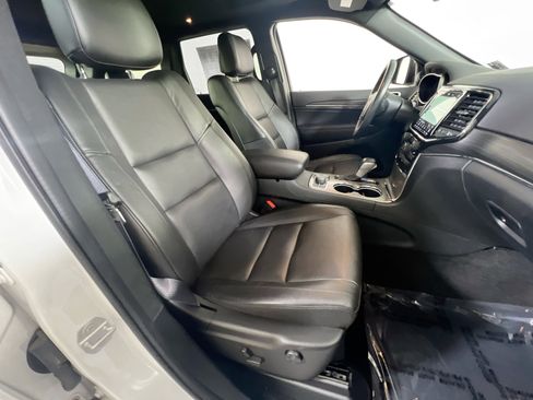 Used 2022 Jeep Grand Cherokee Limited image 27