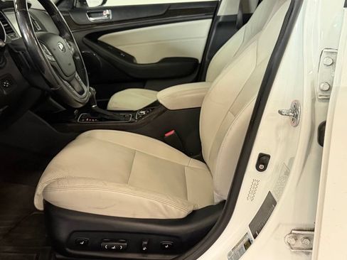 Used 2016 Kia Cadenza Limited FWD image 8