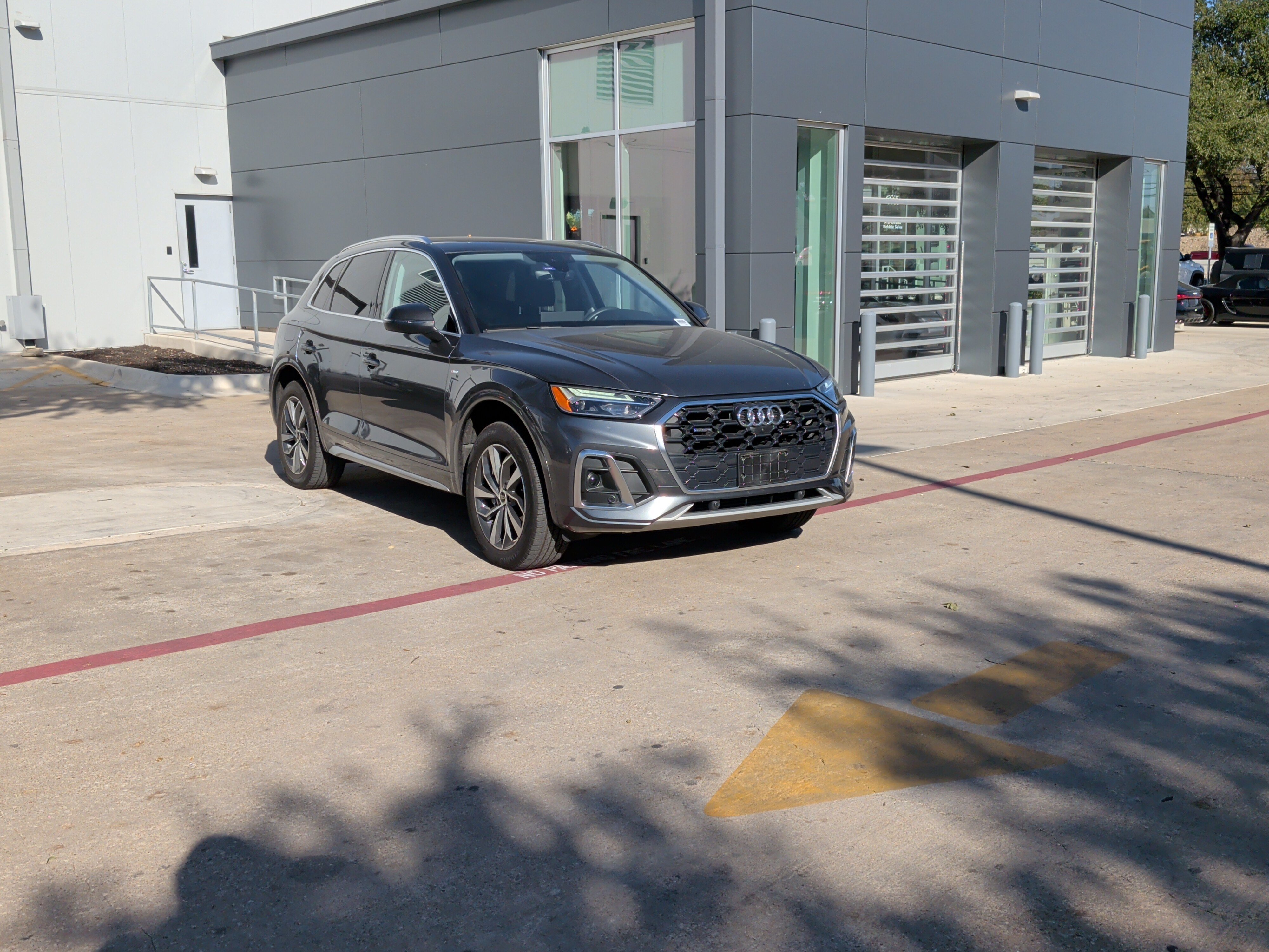 Used 2023 Audi Q5 2.0T Premium Plus AWD/4WD image 2