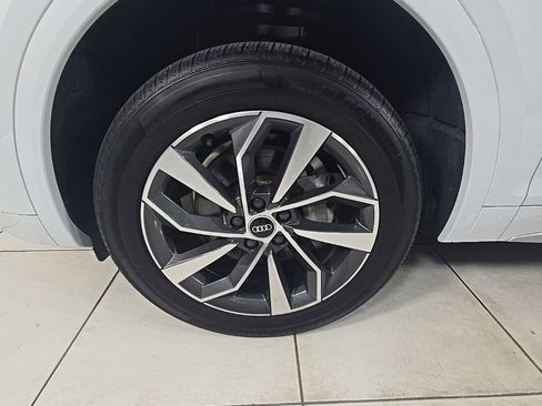 Used 2021 Audi Q5 2.0T Premium image 9