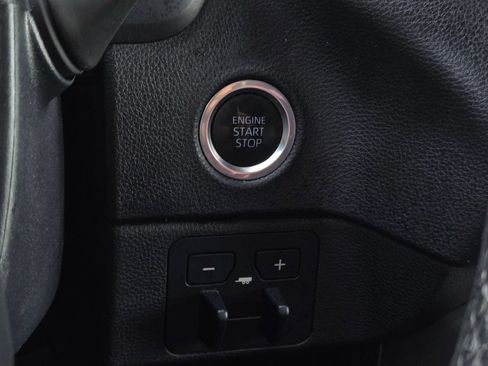 Used 2022 Toyota Tundra SR5 w/ SR5 Premium Package RWD image 20