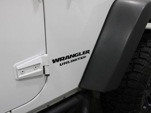 Used 2015 Jeep Wrangler Unlimited Sport w/ Quick Order Package 24S AWD/4WD image 22