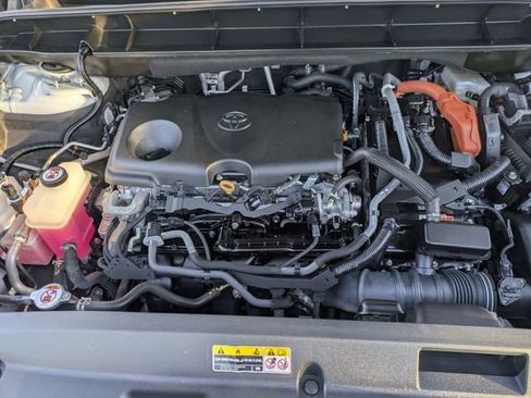 Used 2023 Toyota Highlander XLE image 37