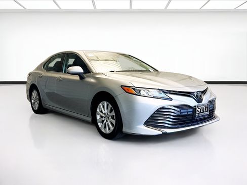Used 2020 Toyota Camry LE w/ Carpet Mat Package FWD image 3