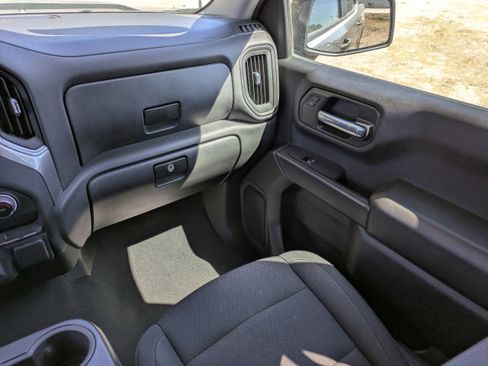Used 2024 Chevrolet Silverado 1500 Custom image 15