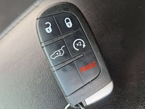 Used 2018 Jeep Grand Cherokee Laredo AWD/4WD image 27