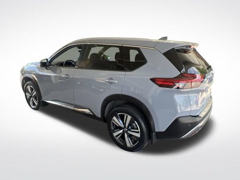 Used 2023 Nissan Rogue SL AWD/4WD image 46