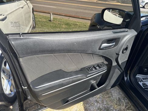 Used 2020 Dodge Charger SXT image 12