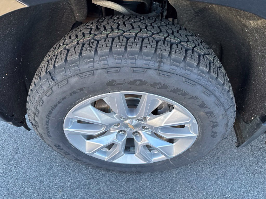 Used 2022 Chevrolet Silverado 1500 Custom AWD/4WD image 12
