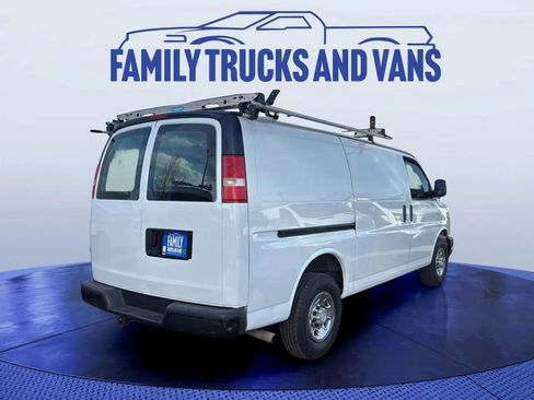 Used 2017 Chevrolet Express 2500 image 5