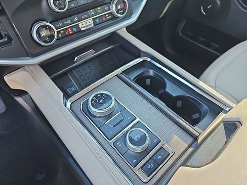 Used 2024 Ford Expedition Max Limited image 31