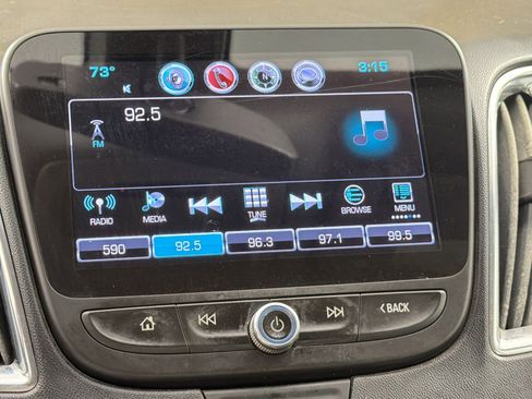 Used 2017 Chevrolet Malibu LT FWD image 22