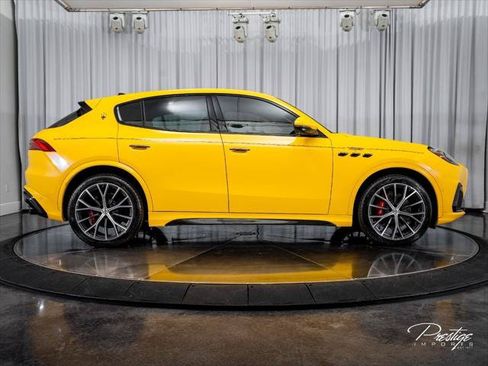 Used 2023 Maserati Grecale Trofeo AWD/4WD image 17