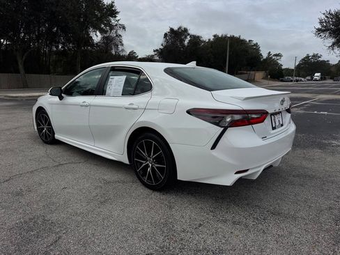 Used 2024 Toyota Camry SE image 6