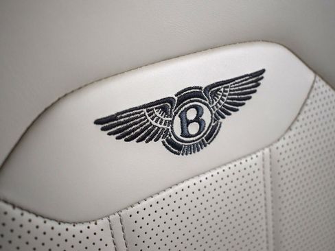 Certified 2024 Bentley Bentayga AWD/4WD image 35