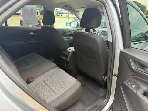 Used 2024 Chevrolet Equinox LT FWD image 18