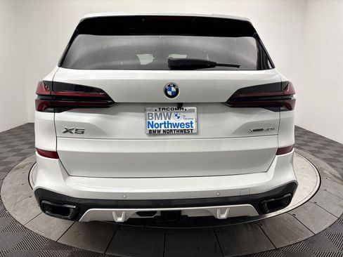 Used 2024 BMW X5 xDrive40i w/ M Sport Package AWD/4WD image 15
