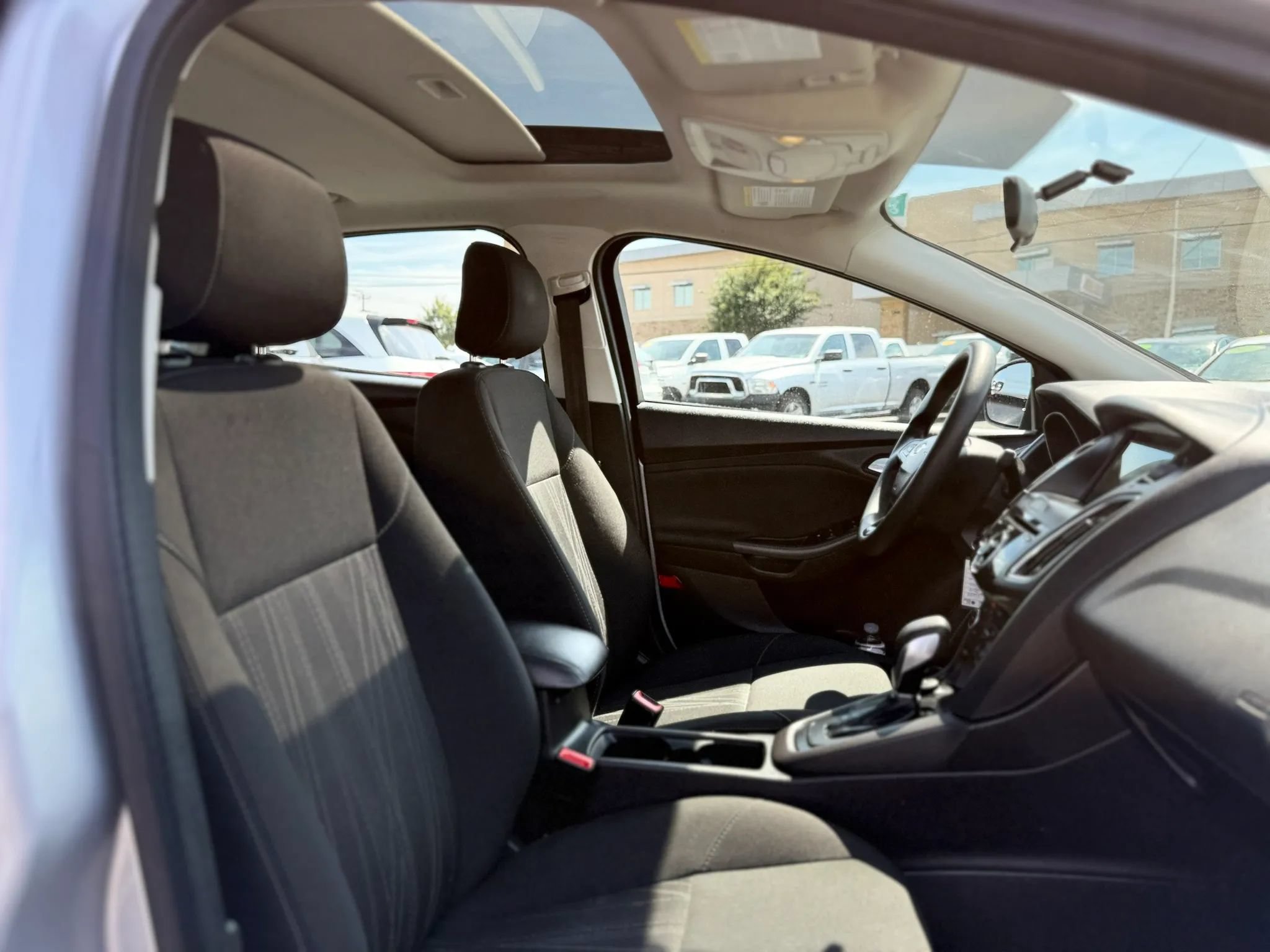 Used 2018 Ford Focus SEL FWD image 23