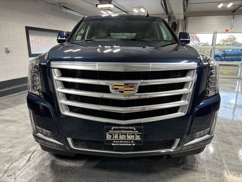 Used 2020 Cadillac Escalade Premium Luxury image 4
