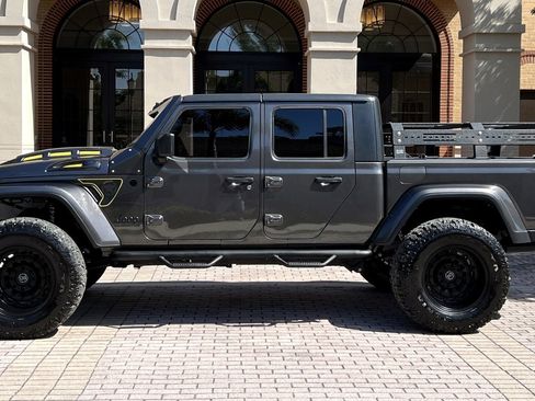 Used 2021 Jeep Gladiator Sport AWD/4WD image 4