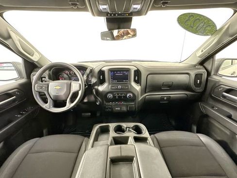 Used 2023 Chevrolet Silverado 1500 Custom image 3