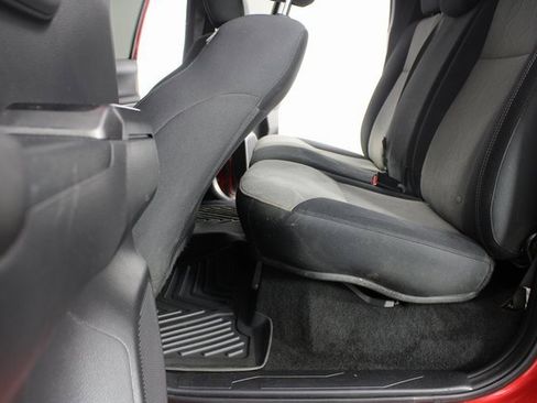 Used 2022 Toyota Tacoma TRD Off-Road image 16