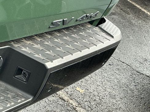 Used 2024 Nissan Titan SV w/ SV Bronze Edition Package image 8