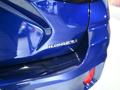 Certified 2025 Subaru Impreza 2.0i image 17