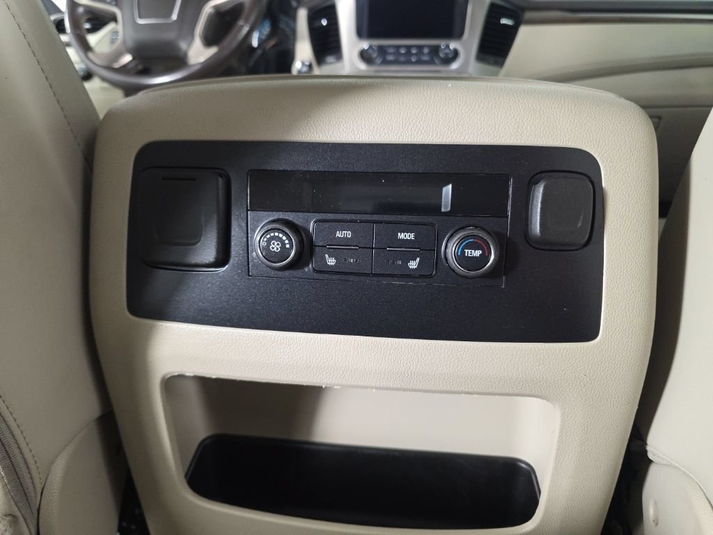 Used 2020 GMC Yukon Denali w/ Denali Premium Package AWD/4WD image 41
