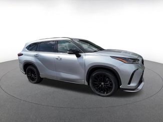 Used 2025 Toyota Highlander XSE AWD/4WD video 2