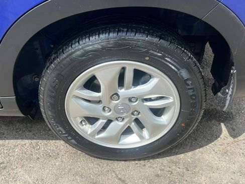 Used 2020 Hyundai Venue SEL FWD image 11