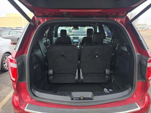 Used 2018 Ford Explorer Limited w/ Equipment Group 301A image 9