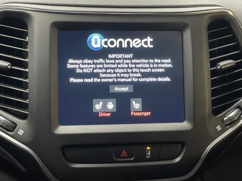 Used 2022 Jeep Cherokee Latitude Lux AWD/4WD image 21