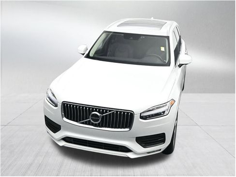 Used 2022 Volvo XC90 T5 Momentum FWD image 22