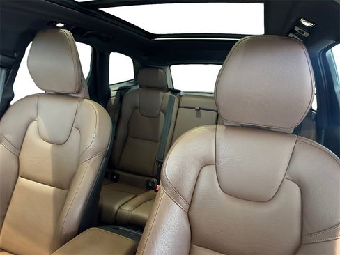 Certified 2023 Volvo XC60 B5 Plus w/ Protection Package Premier image 19