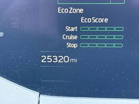 Used 2024 Toyota Prius LE image 18