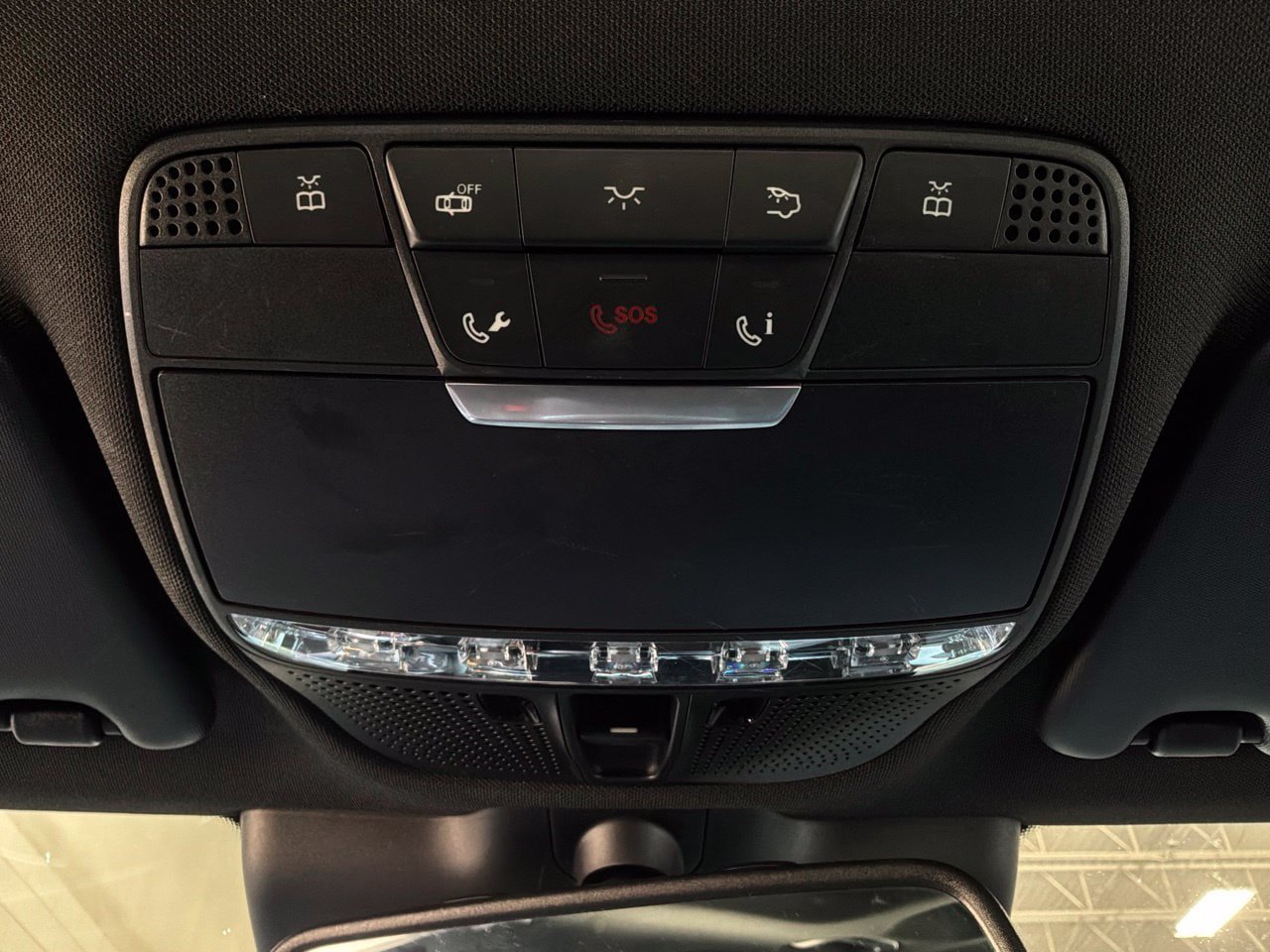Used 2015 Mercedes-Benz C 400 4MATIC image 18