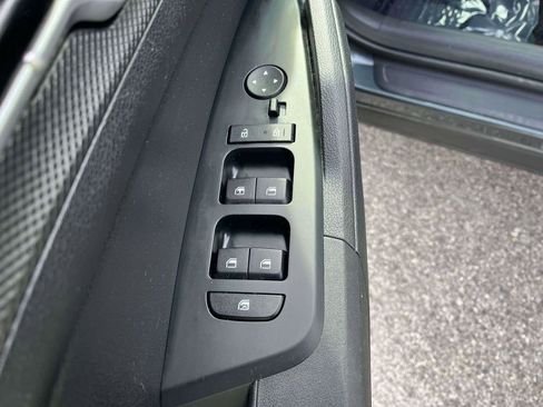 Used 2024 Kia Sportage LX image 14