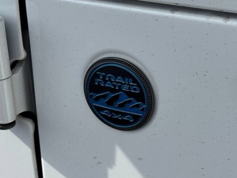 Used 2024 Jeep Wrangler Unlimited AWD/4WD image 16