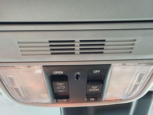 Used 2018 Honda Odyssey EX-L image 26