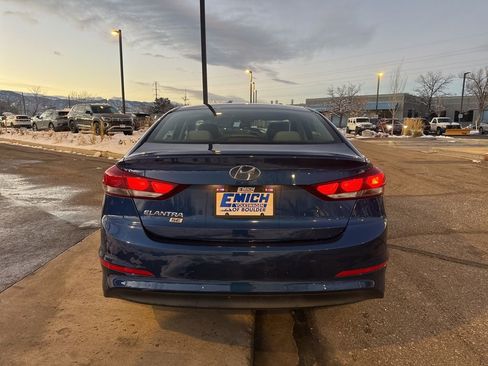 Used 2018 Hyundai Elantra SE image 4