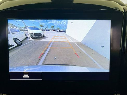 Used 2023 Chevrolet Traverse LT FWD image 14