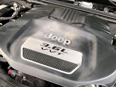 Used 2013 Jeep Wrangler Sport AWD/4WD image 27