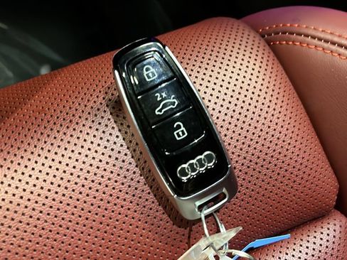Used 2023 Audi RS e-tron GT w/ Ceramic Brake Package AWD/4WD image 9