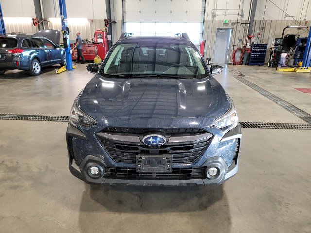 Used 2025 Subaru Outback Premium AWD/4WD image 2