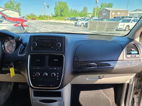 Used 2014 Dodge Grand Caravan American Value Package image 16